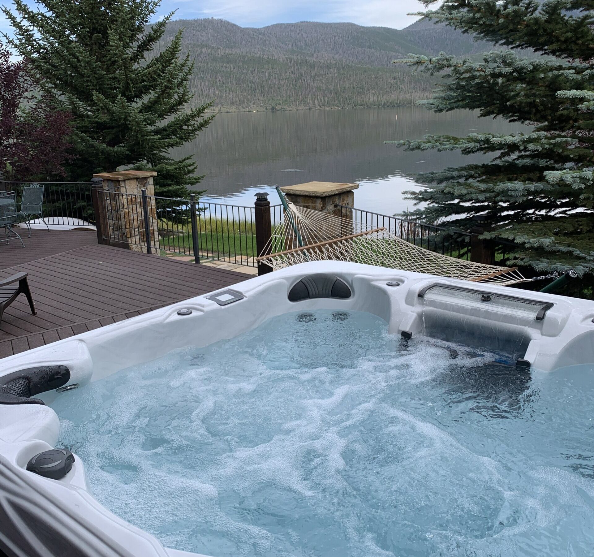 Colorado Custom Pools: Island