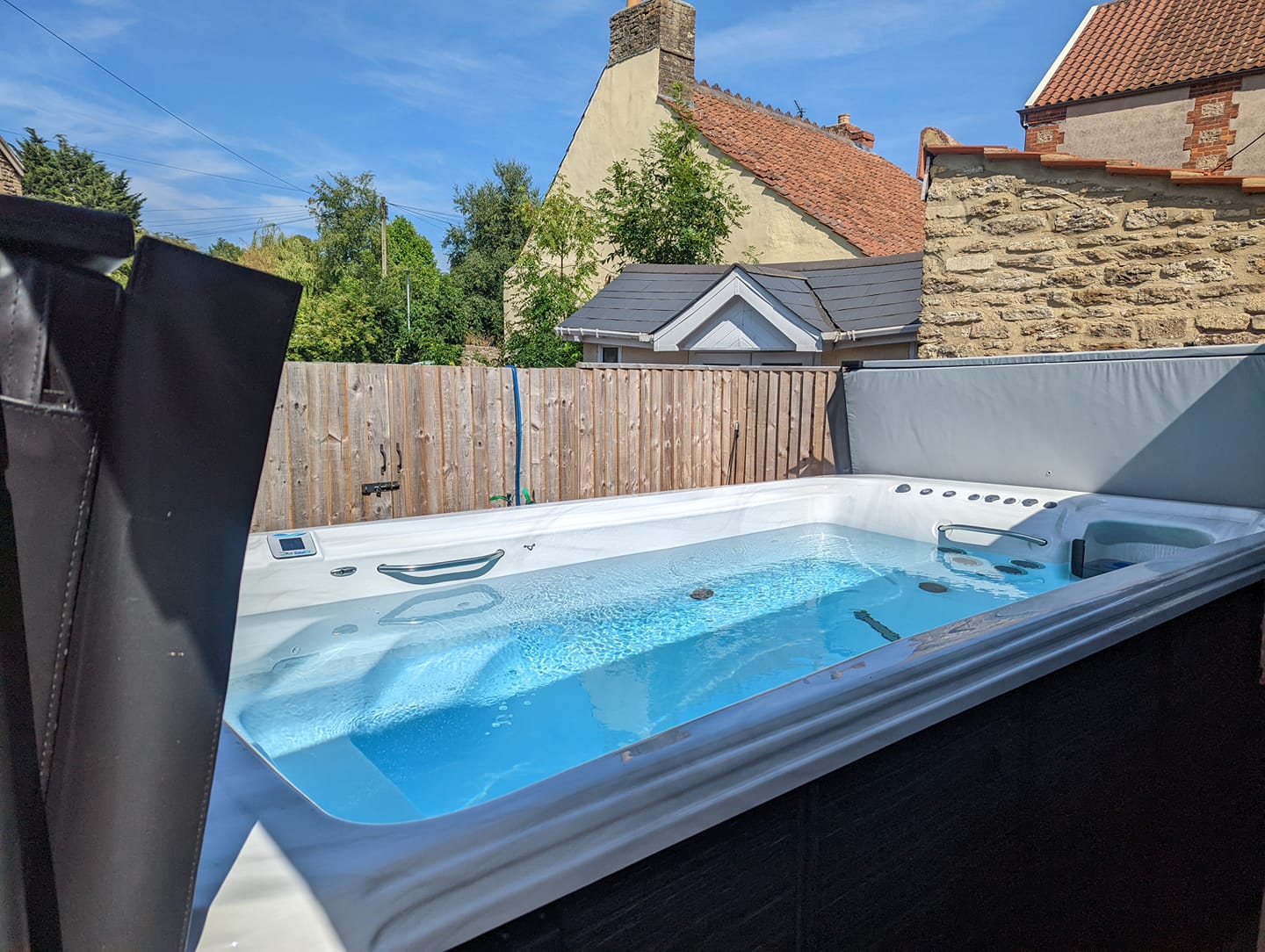 Vici Hot Tubs: TidalFit